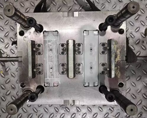 التحديد الدقيق للبوابة حقن صب عالية الدقة أجزاء بلاستيكية العفن