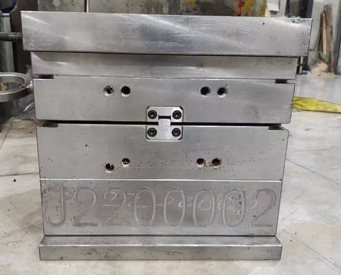 H13 P12 1.2378 خدمات صب البلاستيك المخصصة الدقة حقن صب 500K طلقات