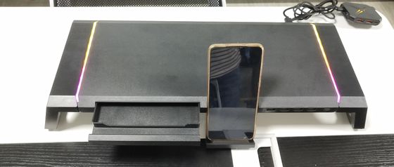SECC موقف شاشة المعدن مع محور USB3.0 / الشحن اللاسلكي